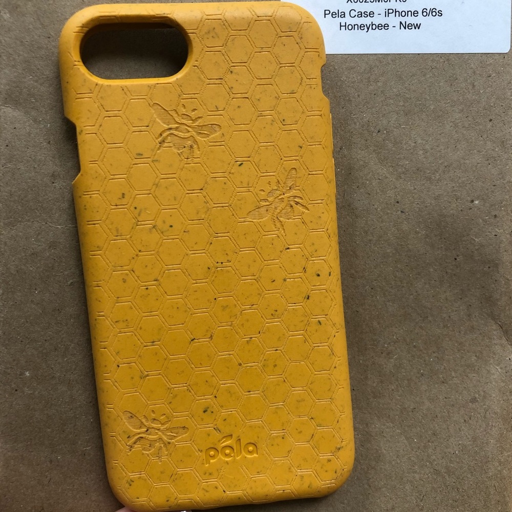 Pela Limited Edition Bee Case 6/6S